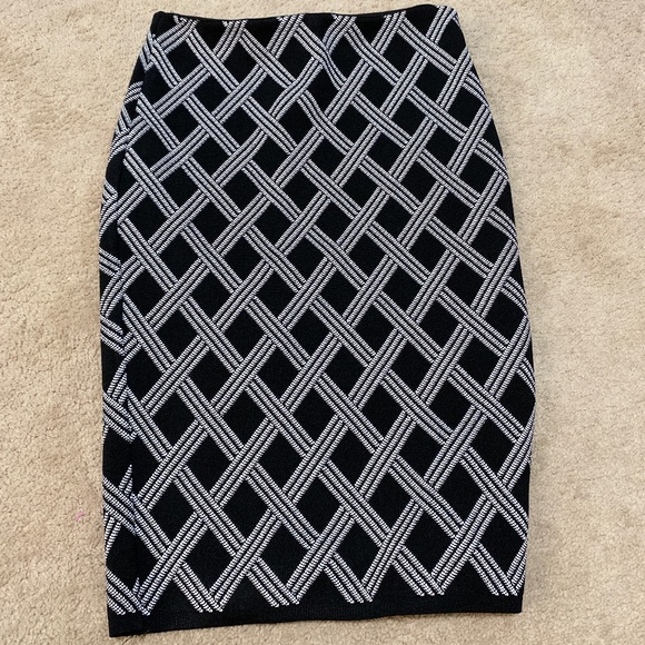 a'gaci Dresses & Skirts - A’gaci skirt medium made in USA 94% polyester black white women’s skirt